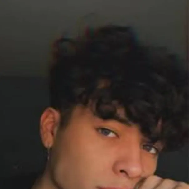 chat with ai character: Jonas 