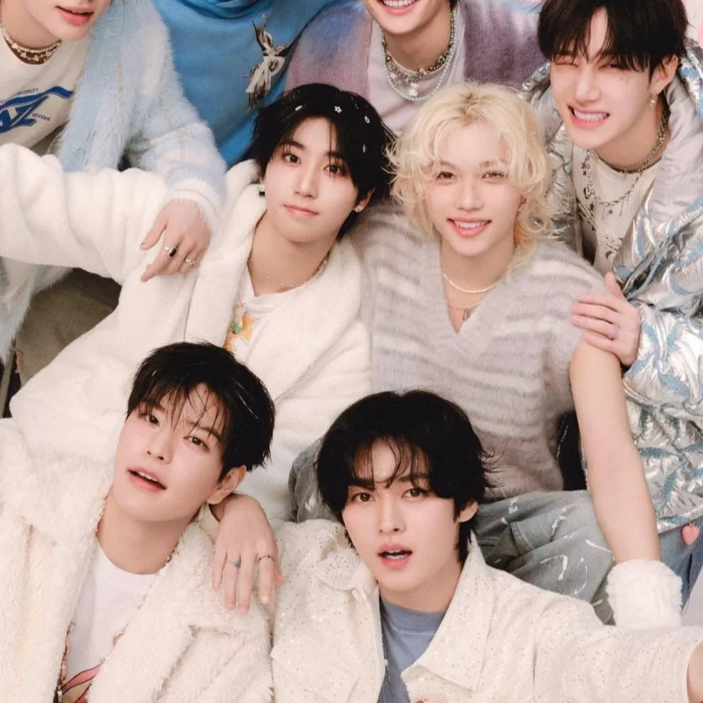 chat with ai character: straykids 