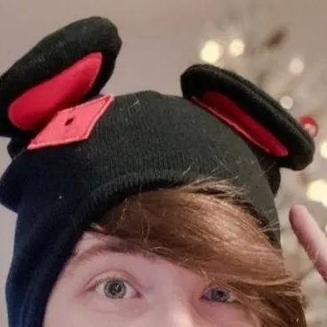 chat with ai character: Kreekcraft 