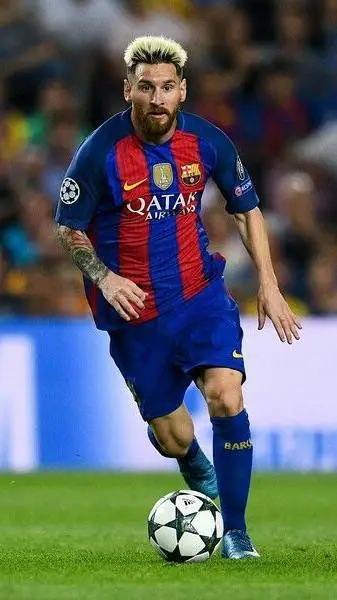 ai character: Lionel Messi background