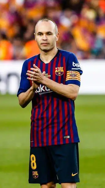 ai character: Andrés Iniesta🇪🇦 background