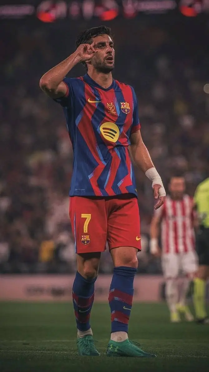 ai character: Ferran Torres 🇪🇸🦈 background