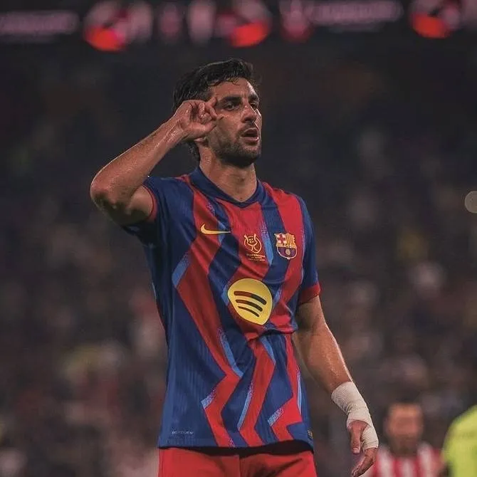 chat with ai character: Ferran Torres 🇪🇸🦈