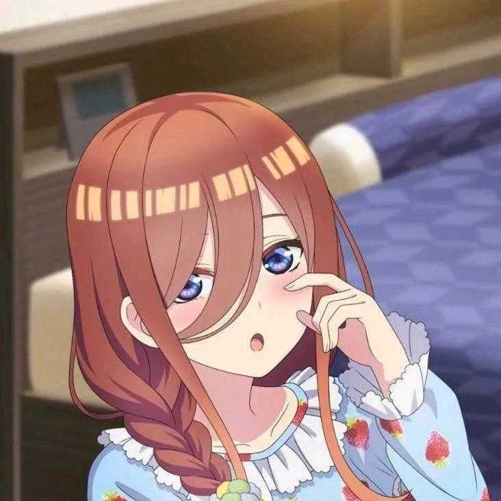 chat with ai character: Miku Nakano🎧♥️