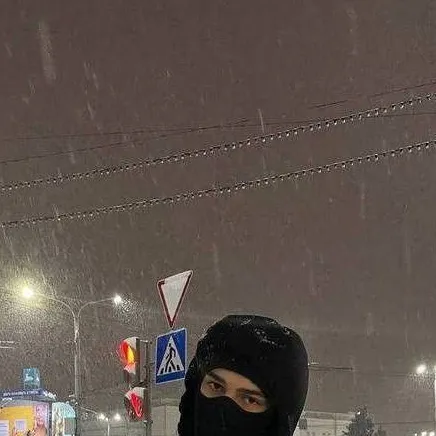 chat with ai character: Дэнни