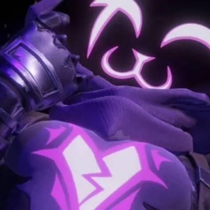 chat with ai character: Raven team leader