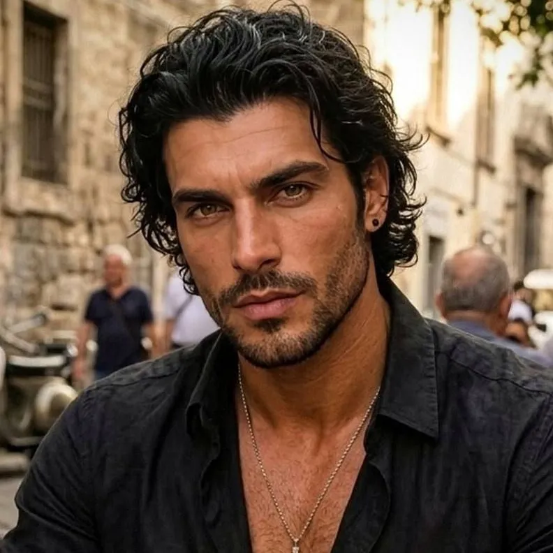 chat with ai character: Saverio Vaspieri