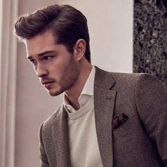 chat with ai character: Ethan Harrington