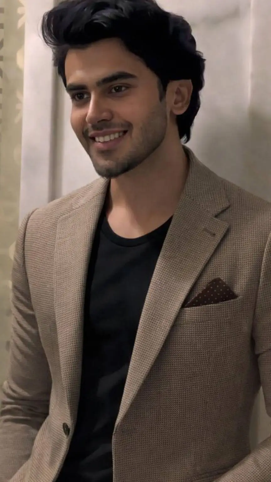 ai character: •Tony• background