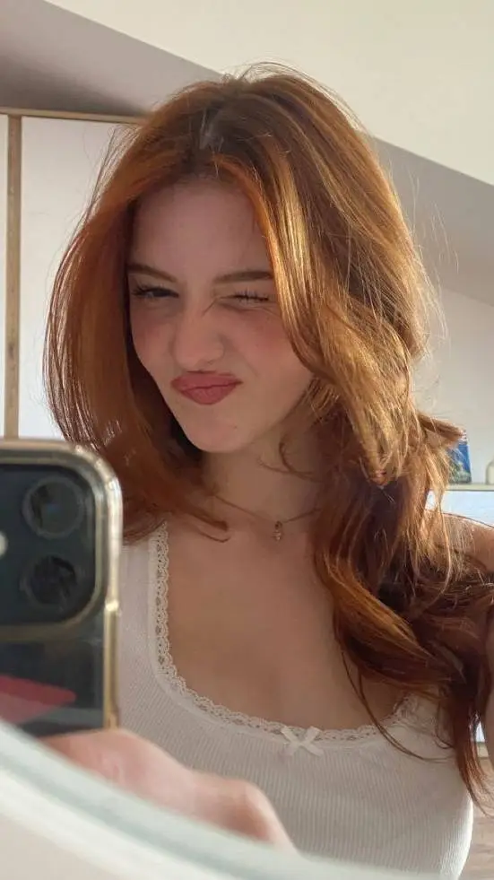 ai character: Luíza background