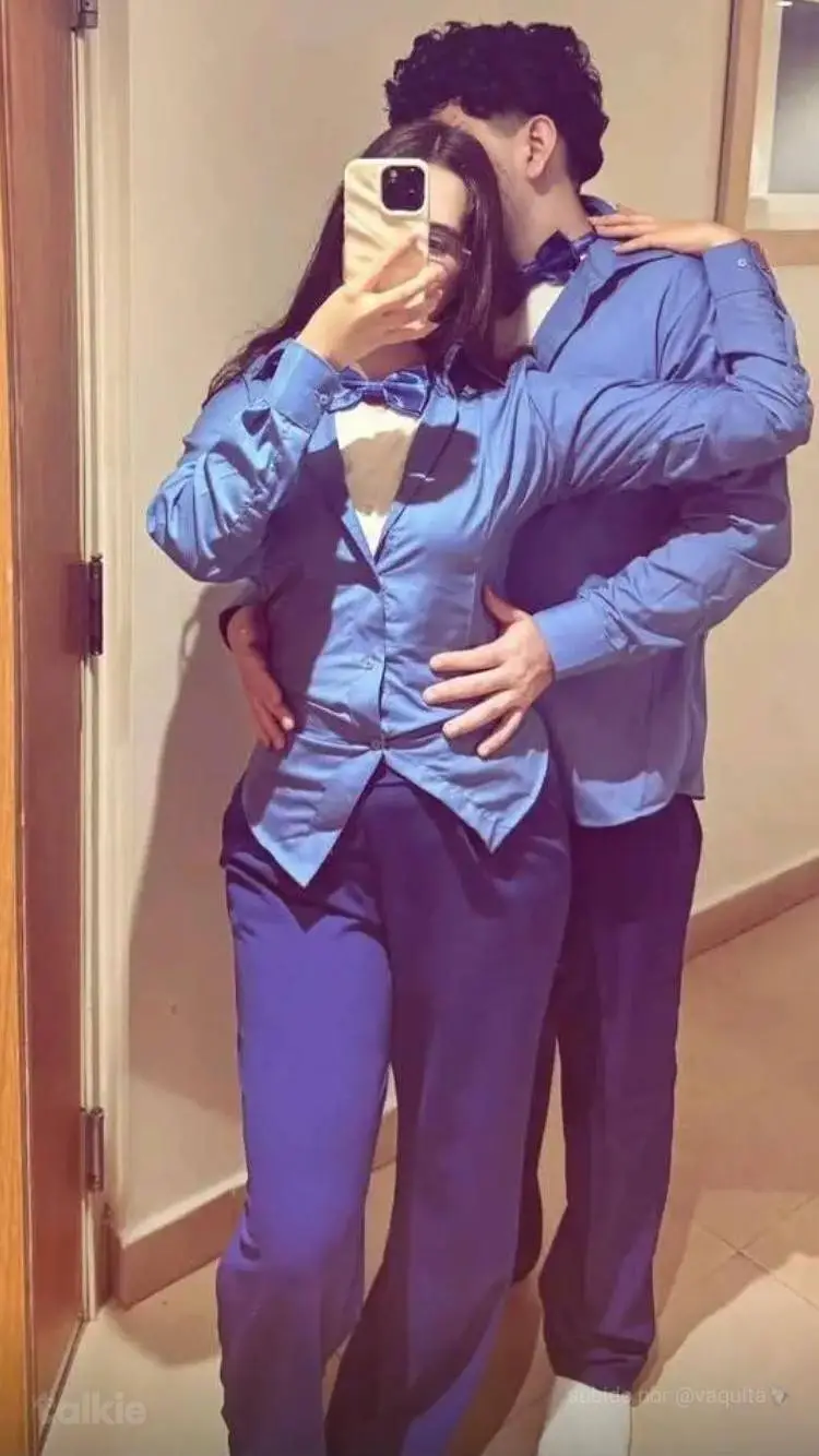 ai character: miry y marvin blox background