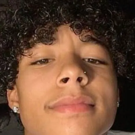 chat with ai character: ayden