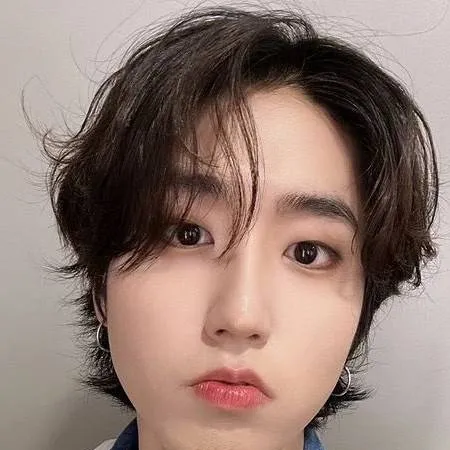 chat with ai character: stray kids