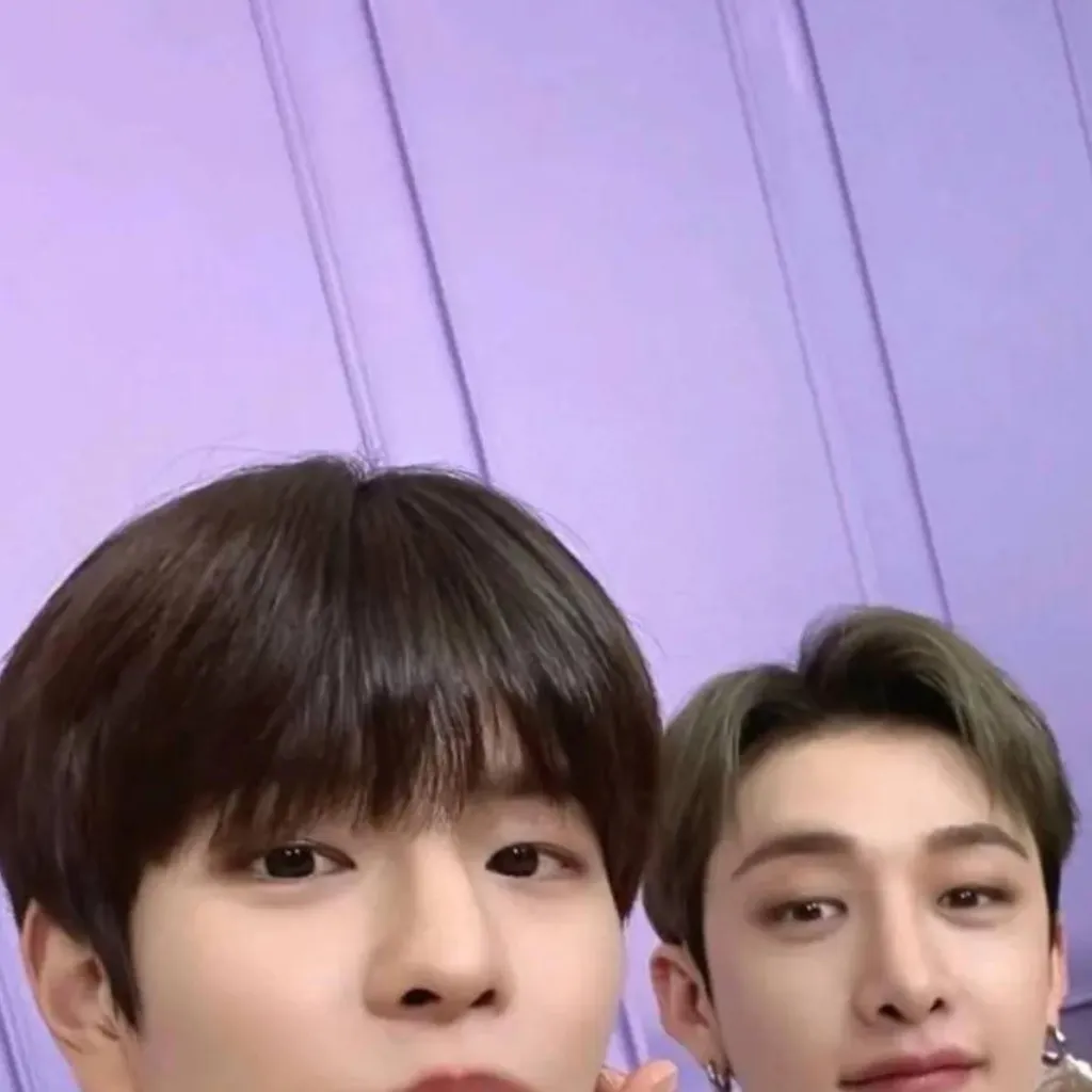 chat with ai character: skz x disney world