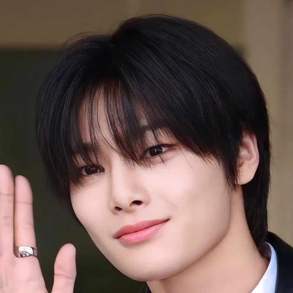 chat with ai character: stray kids