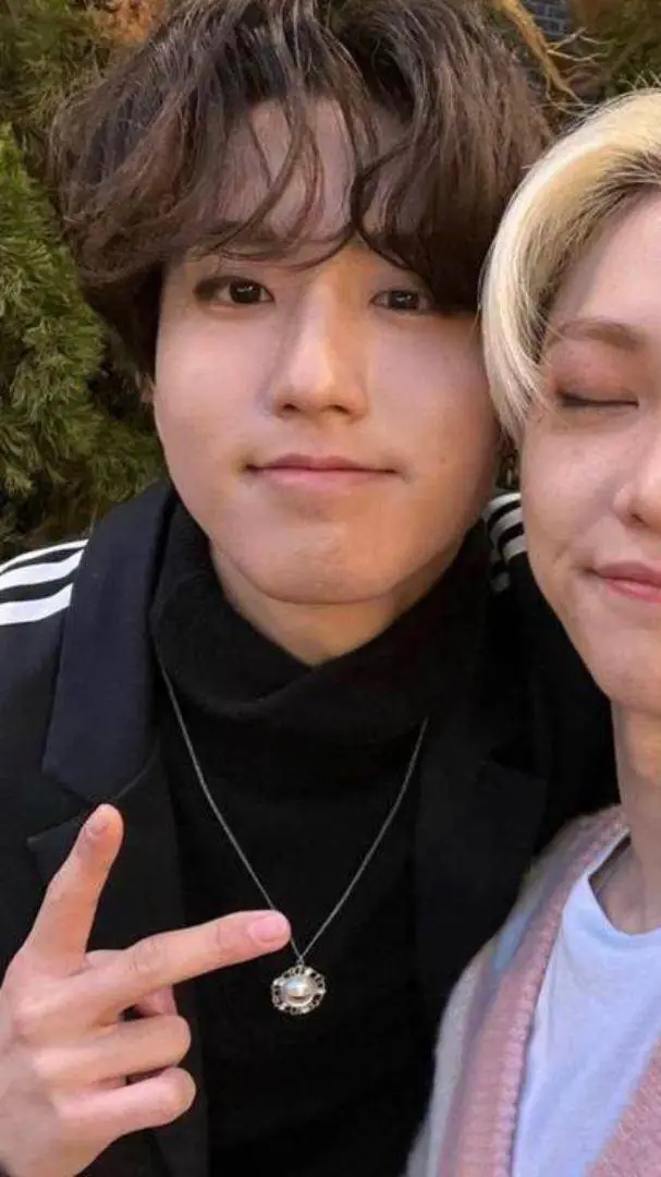 ai character: MAMA AWARDS  background