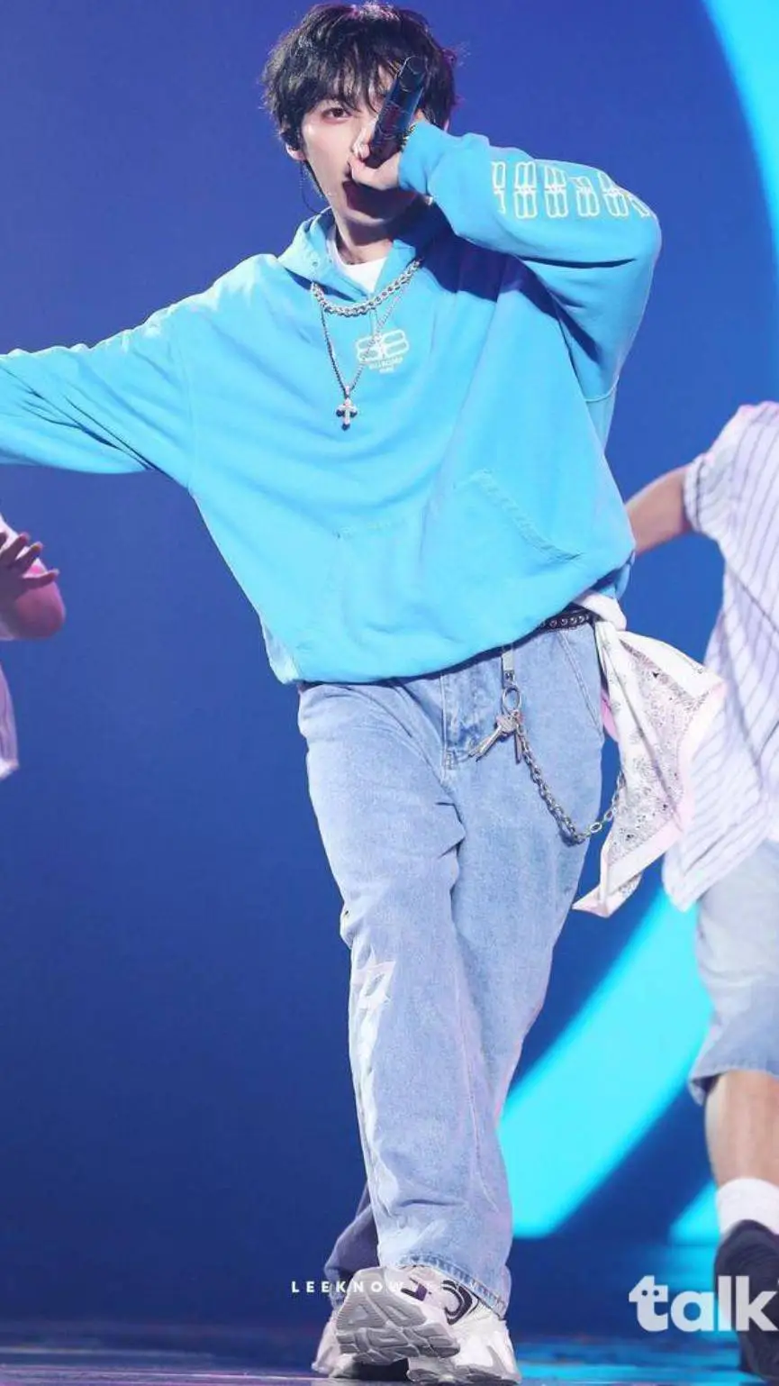 ai character: stray kids background