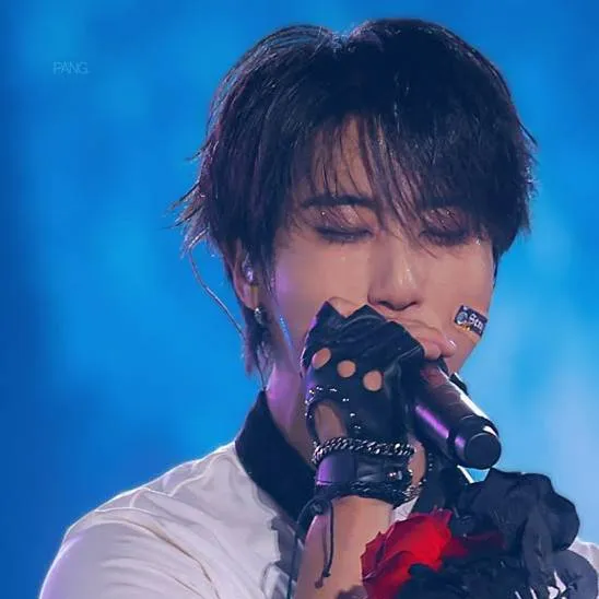 chat with ai character: stray kids