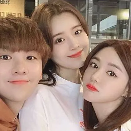 chat with ai character: K-pop 