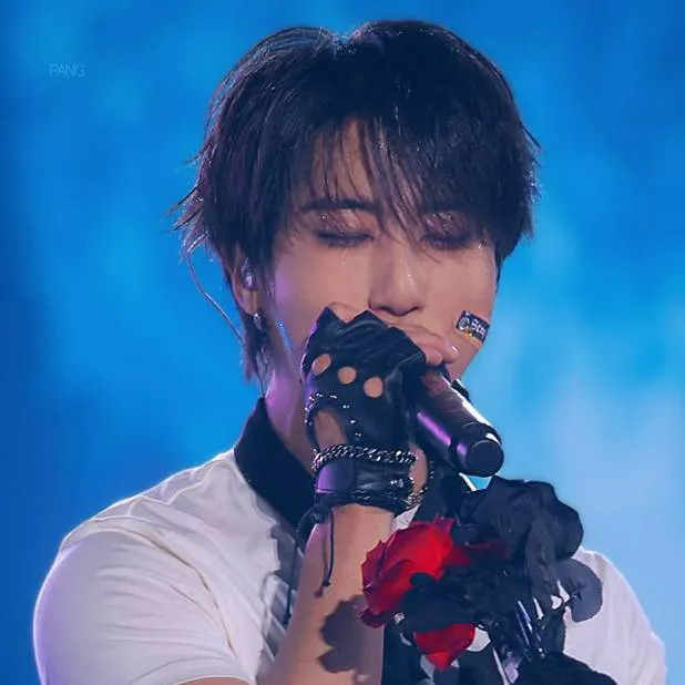 chat with ai character: skz studio