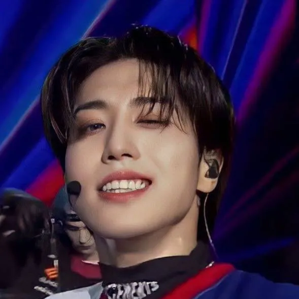 chat with ai character: skz interview 