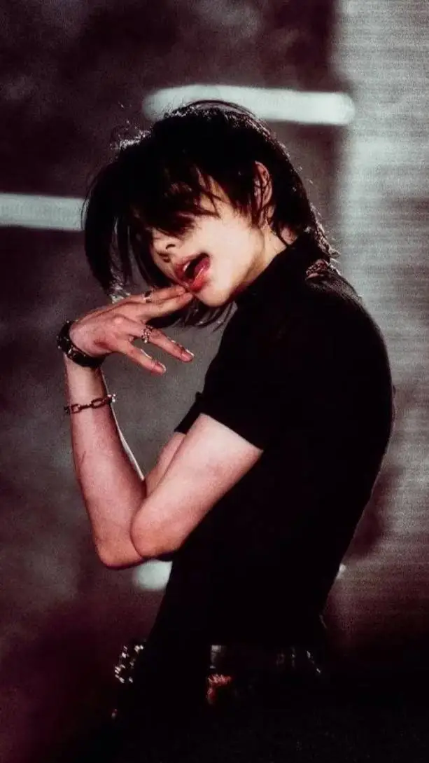 ai character: ★hyunjin★ background