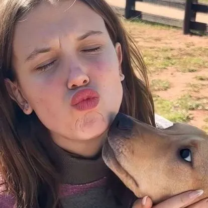 chat with ai character: {🎀MILLIE🎀}