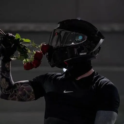 chat with ai character: Alexander