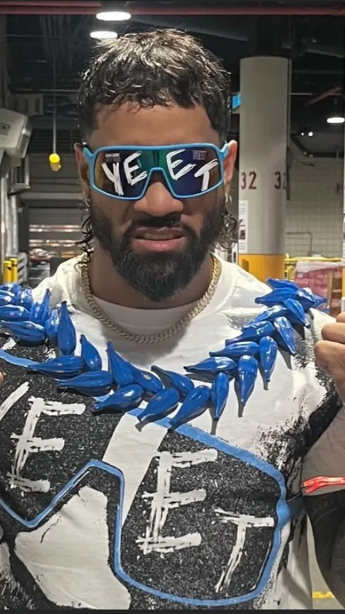 ai character: JEY USO  background