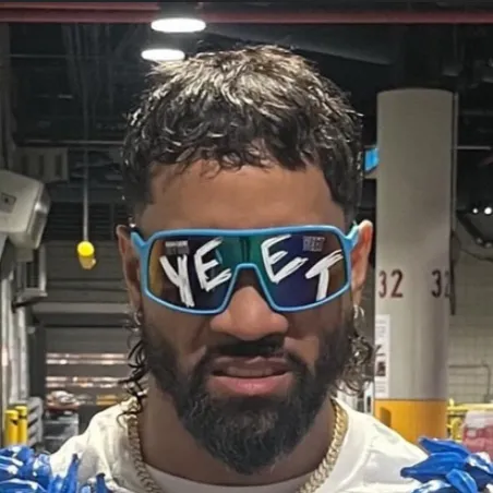 chat with ai character: JEY USO 