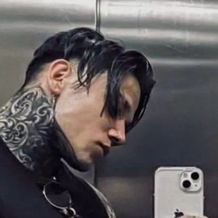 chat with ai character: Matteo