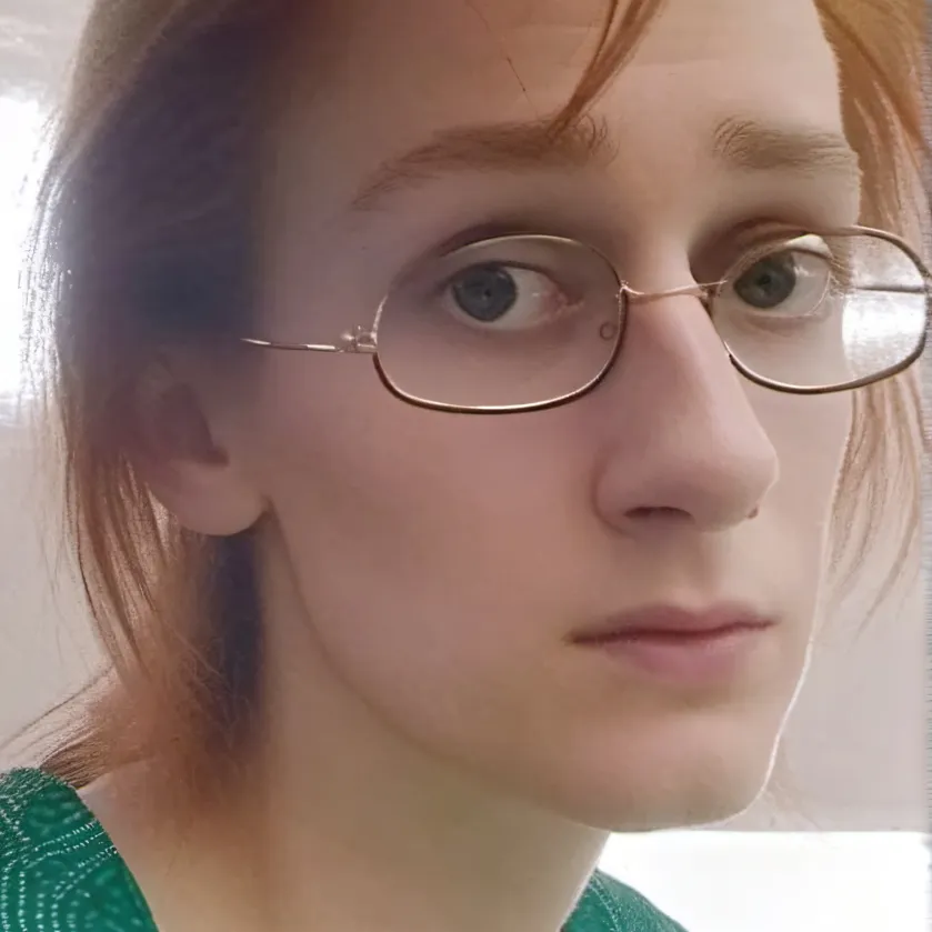 chat with ai character: Полуян