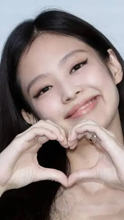 ai character: 🖤🩷~Jennie~🩷🖤 background