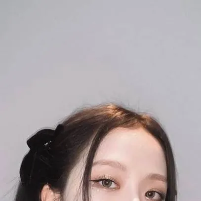 chat with ai character: Jisoo