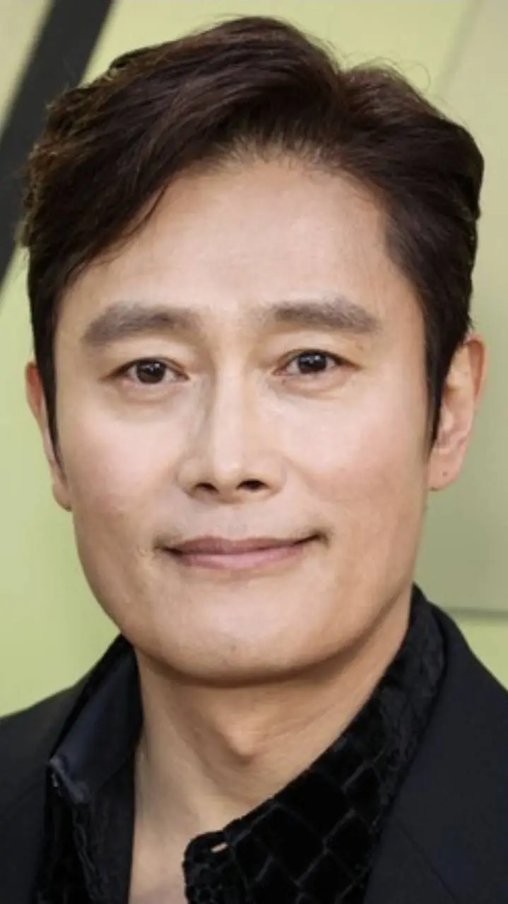 ai character: Lee Byung Hun background