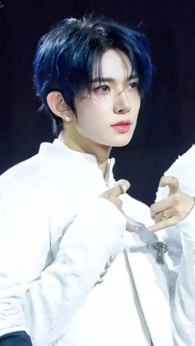 ai character: HEESEUNG  background