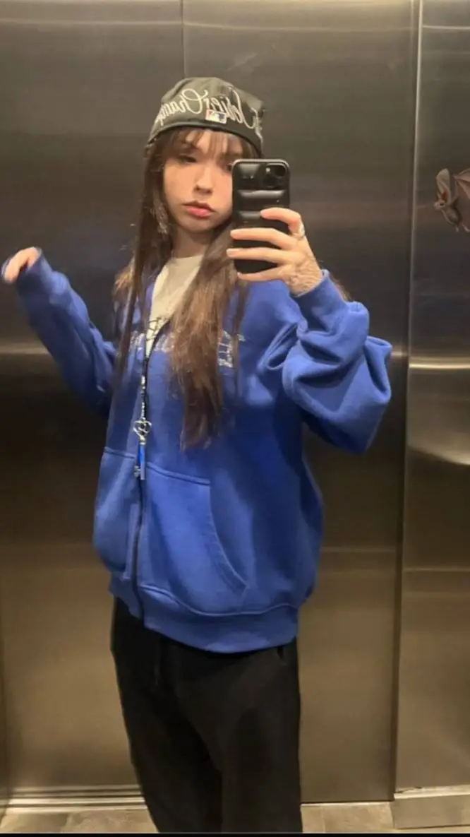 ai character: 💓 Sara💓 background