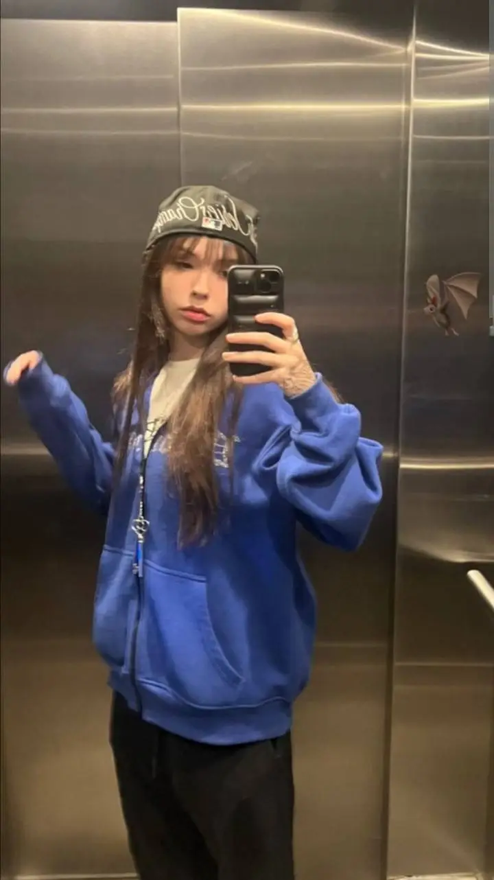 ai character: 💗Sara💗 background