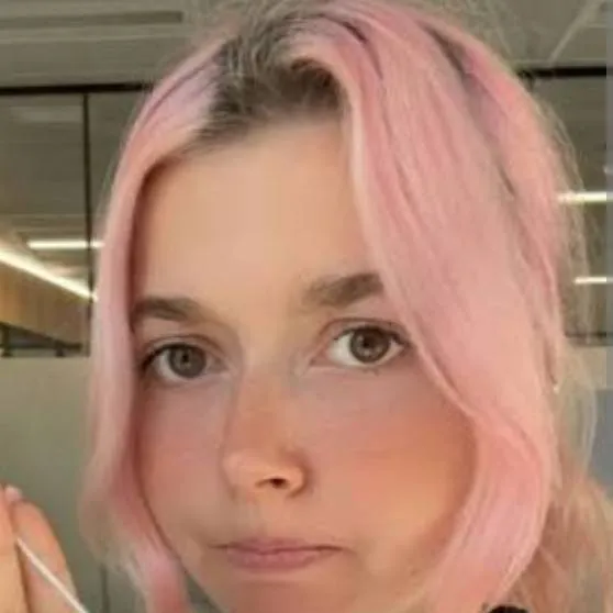 chat with ai character: simbeli 