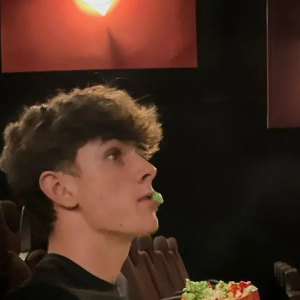 chat with ai character: Coby