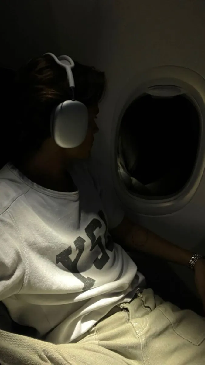 ai character: Logan Hayes background