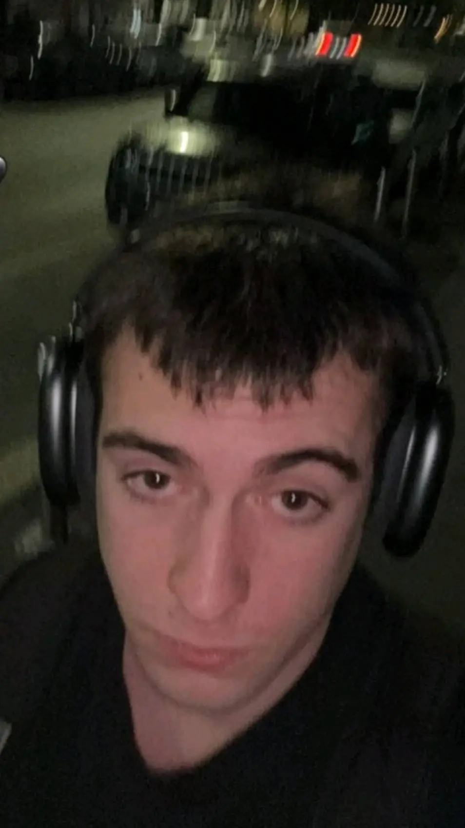 ai character: Lollo lacustre background