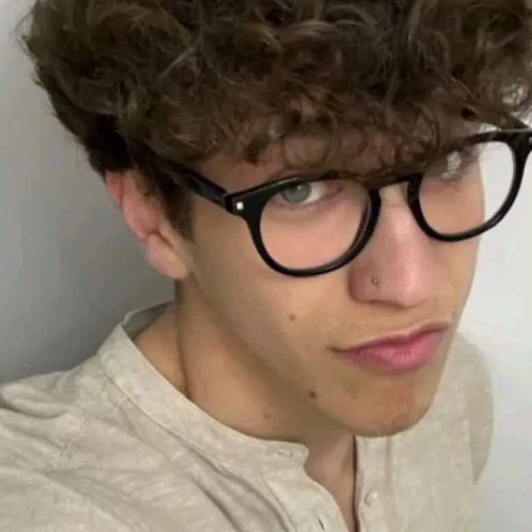 chat with ai character: Leutum 