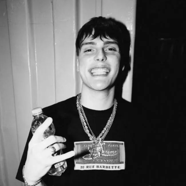 chat with ai character: Kid yugi