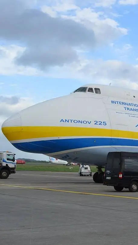 ai character: Antonov AN-225  background