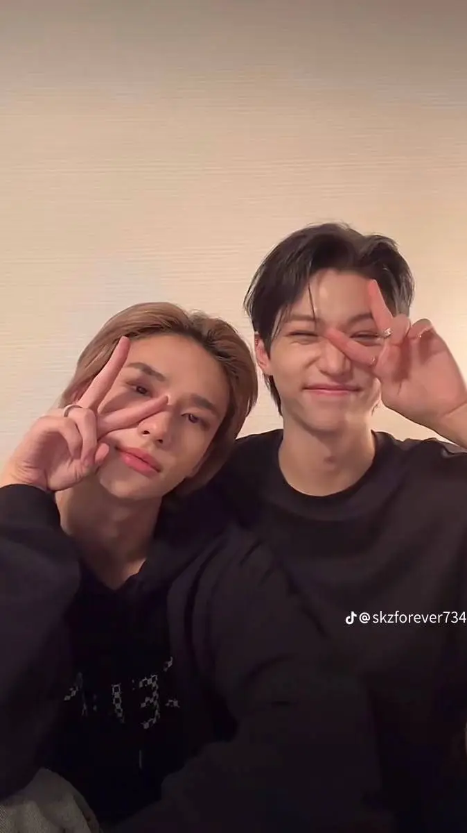 ai character: Hyunjin&Felix(skz) background