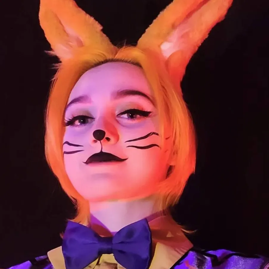chat with ai character: ALT