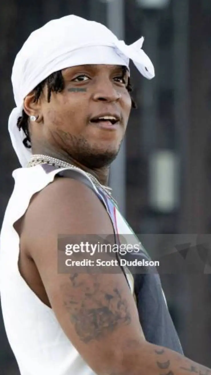 ai character: Stokeley/Ski background