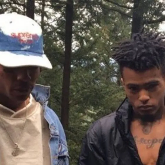 chat with ai character: Ski and XXX