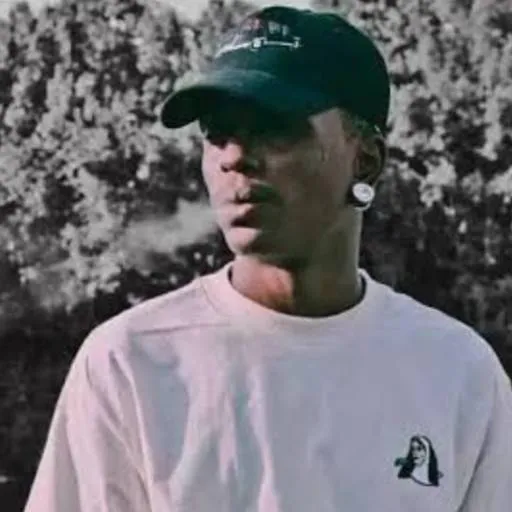 chat with ai character: Ski mask